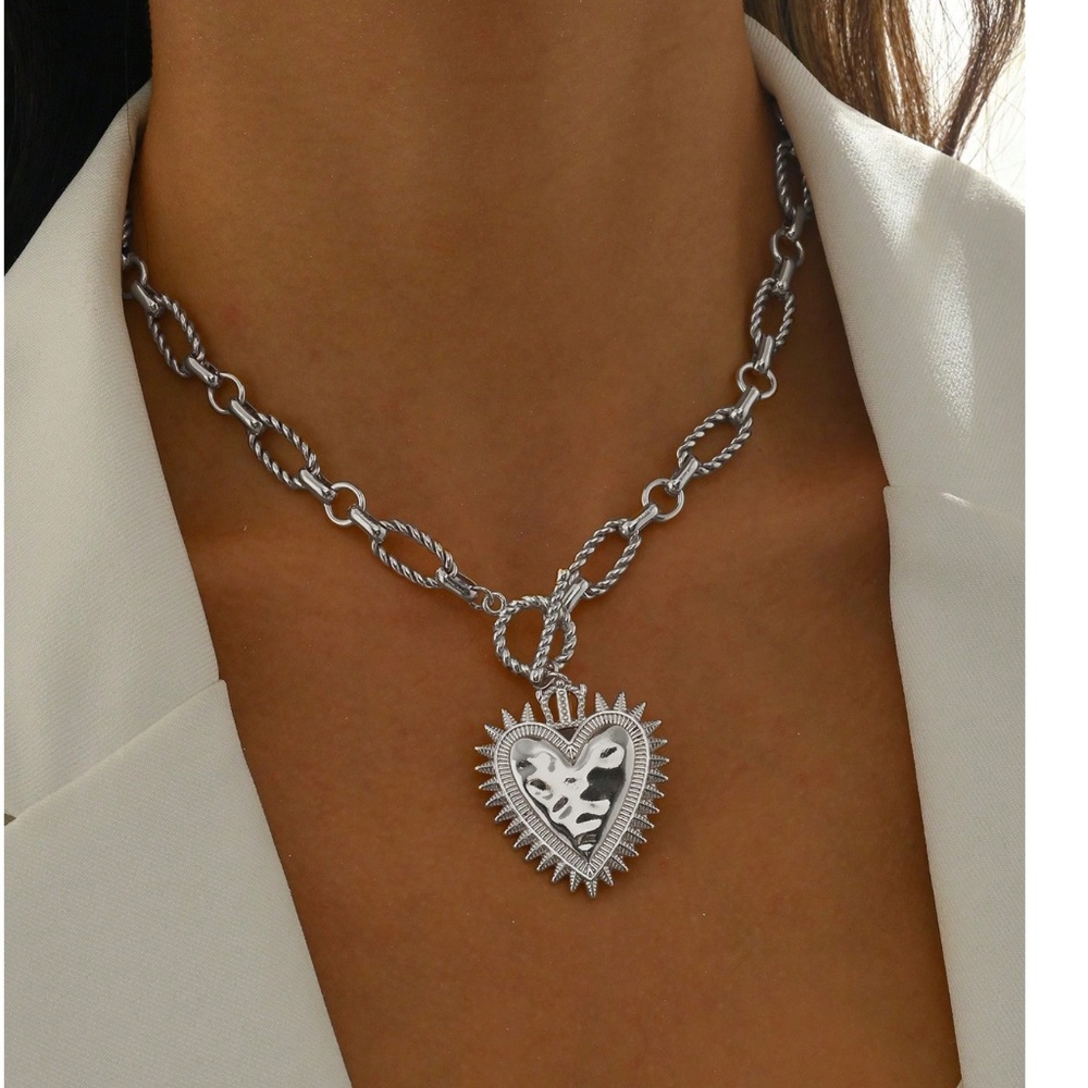 Luxe Spiky Heart Statement Chain Toggle Necklace - Picture 3 of 6